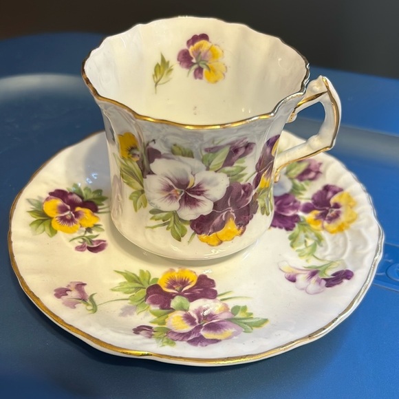 Vintage Hammersley Bone China Purple Yellow Floral Tea Cup & Saucer Set - Picture 1 of 5